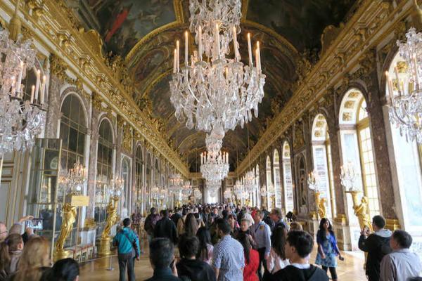 پیشگیری از کلاهبرداری از گردشگران: راهکارهای پیشگیری و مدیریت بحران پیشگیری از کلاهبرداری از گردشگران: راهکارهای پیشگیری و مدیریت بحران